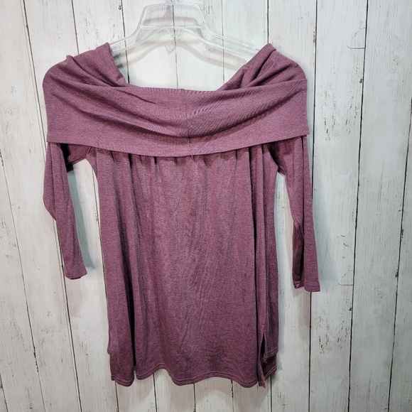 New CBR Womens Top Size Large Off Shoulder Purple Split Side Stretch Knit Shirt. - Picture 6 of 6